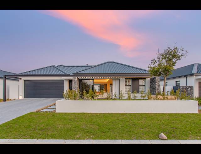 4 BEDROOM HOUSE RENTED IN PEARL VALLEY GOLF & COUNTRY ESTATE